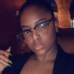 Meet your Posher, Sherlian